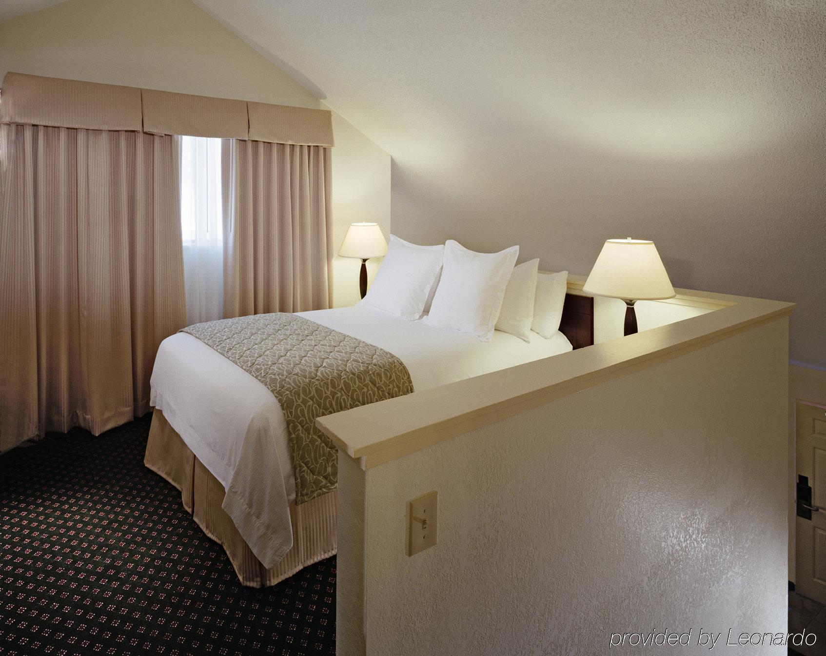 New Haven Village Suites Exterior foto
