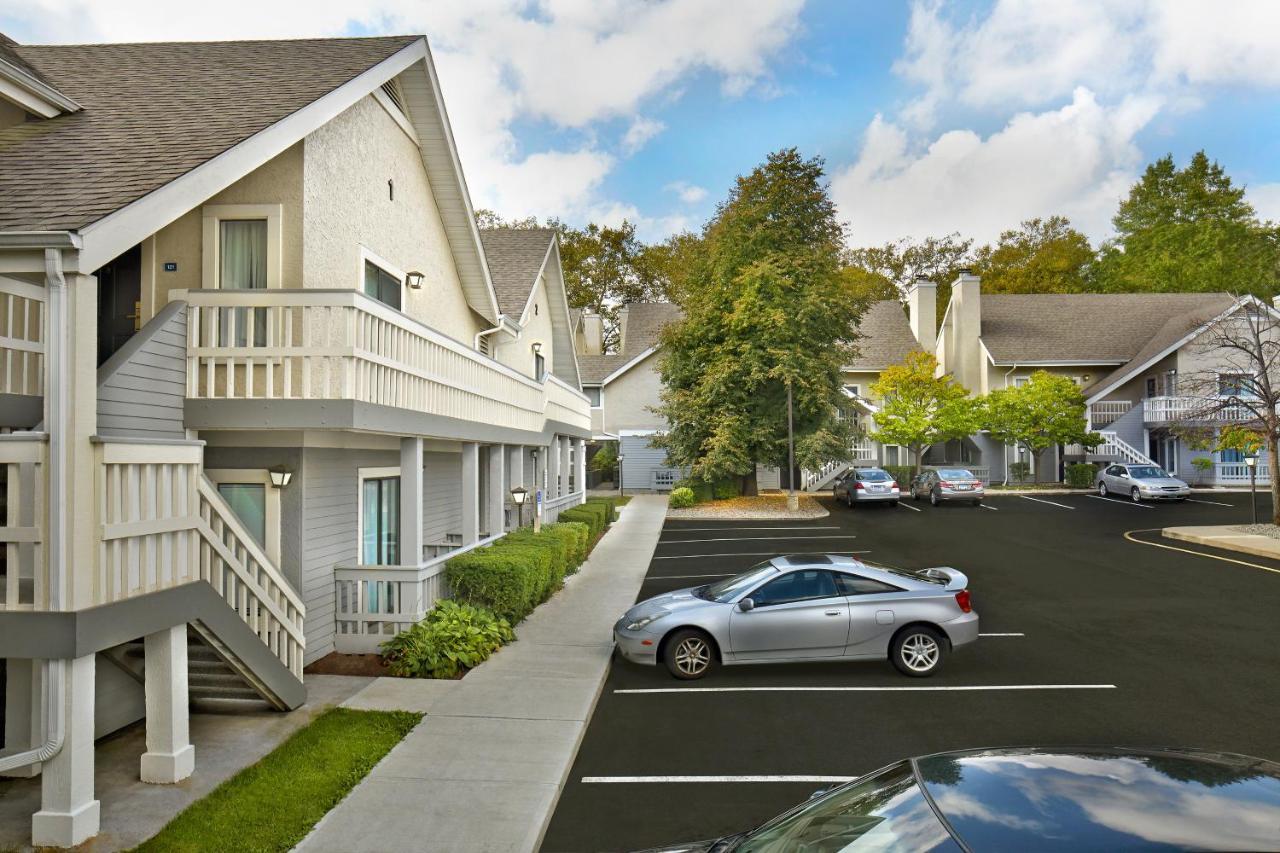 New Haven Village Suites Exterior foto